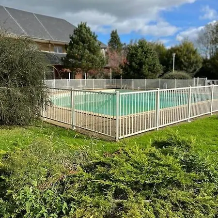 Avec Piscine Pres D'honfleur Апартаменты *